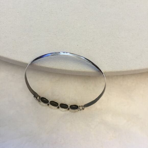 Silver Blue Stones Bracelet - Picture 4 of 9